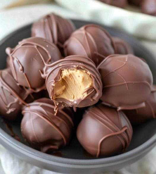 Peanut Butter Balls: The Ultimate Easy-to-Make Treat for Gatherings