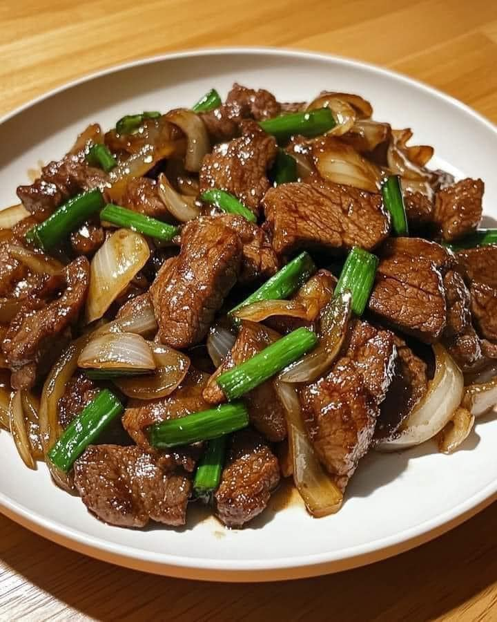 CHINESE-STYLE BEEF AND ONION STIR-FRY