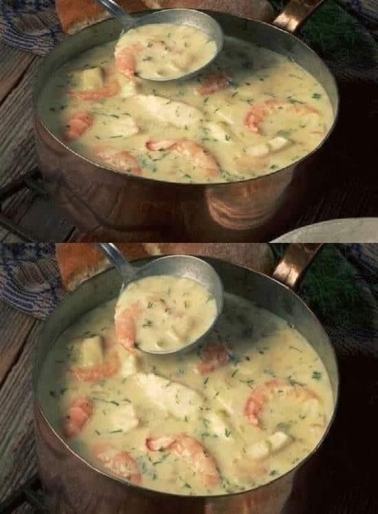 Best Recipe for Tasty Seafood Soup with Crab and Shrimp