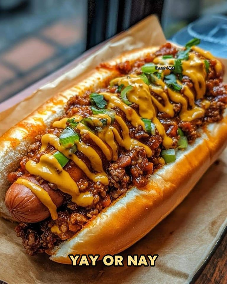 CHILI CHEESE DOG SANDWICH