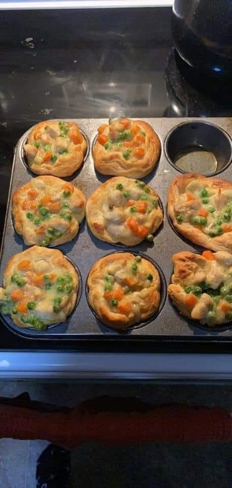 Easy mini chicken pot pies