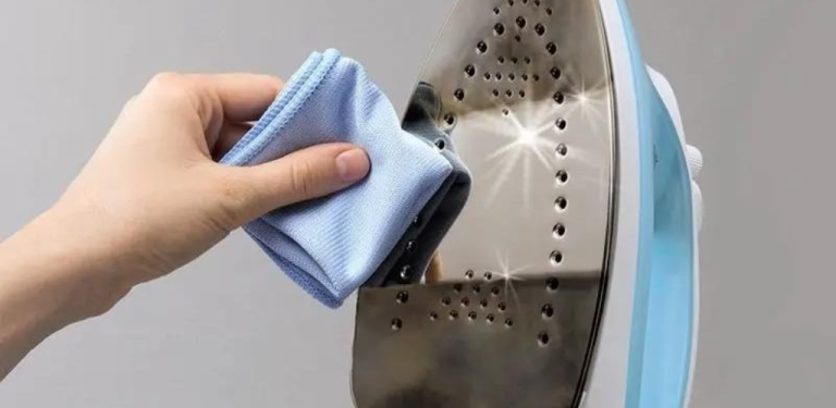 Dirty iron, the laundry method to clean it from top to bottom: it’s like new again