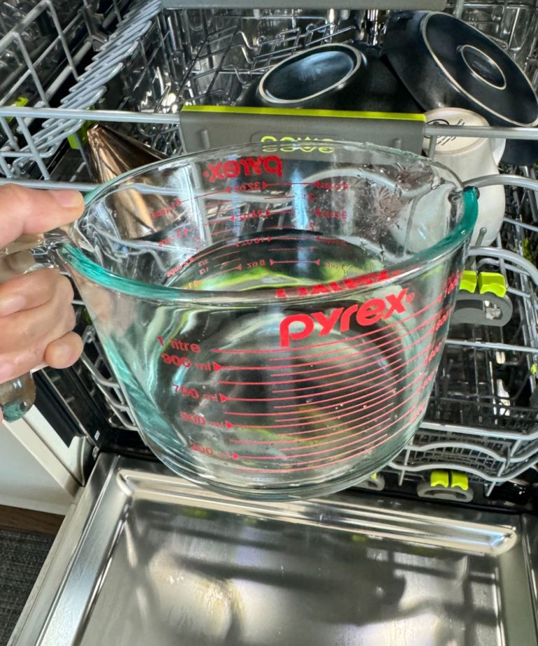 Most people don’t clean their dishwasher when they should. Here are tips to know when and how to clean it right